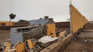 انهيار جدار ثانوية مولاي رشيد بالسمارة بسبب الرياح