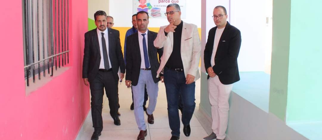 بوجدور..  مدير الأكاديمية الجهوية بالعيون يعقد لقاء تواصليا ويقوم بزيارات تفقدية للمؤسسات الرائدة بالمدينة
