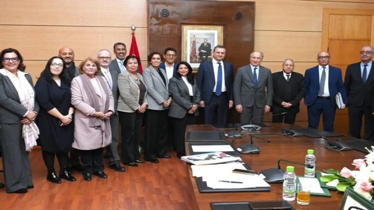 وزارة التربية الوطنية تصدر بلاغا جديدا بشأن توقيع اتفاقية شراكة مع مؤسسة (رونو) المغرب