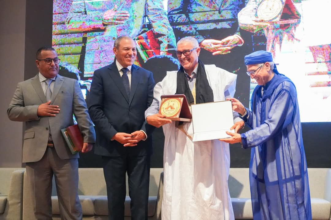 تتويج مدينة العيون عاصمة المجتمع المدني المغربي…