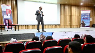 السمارة.. في ورشة وازنة، المختار العبلاوي يكشف أسرار التحرير ويقود المشاركين إلى كواليس غرف الأخبار