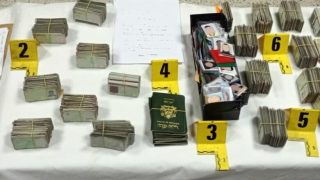 أمن طنجة يطيح بنصاب محترف بحوزته أزيد من 940 وثيقة مزورة وجوازات سفر…