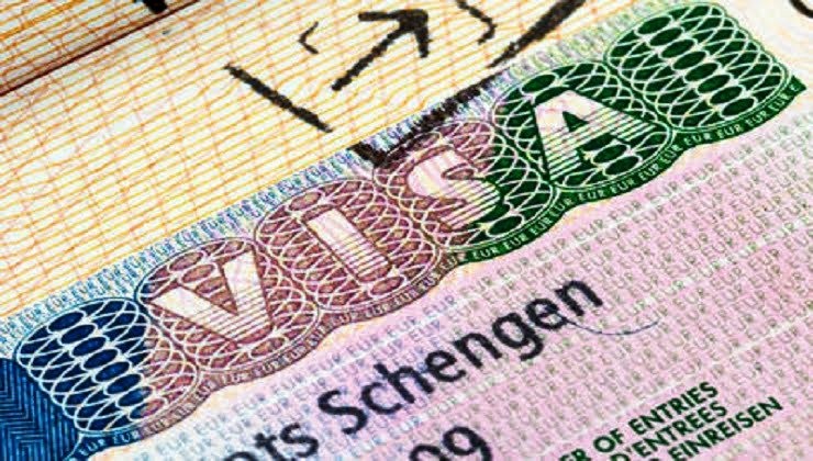 إجراءات معقدة جديدة للحصول على تأشيرة “شنغن” تثير استياء المغاربة…