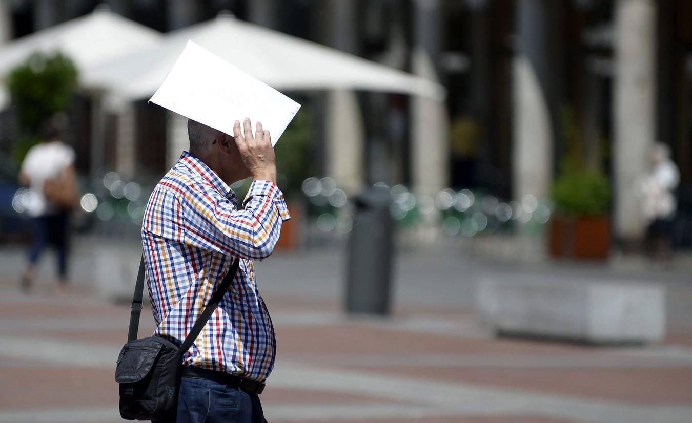 موجة حرّ مرفوقة بالشرقي تجتاح المغرب هذا الأسبوع ودرجات الحرارة تصل إلى 46°