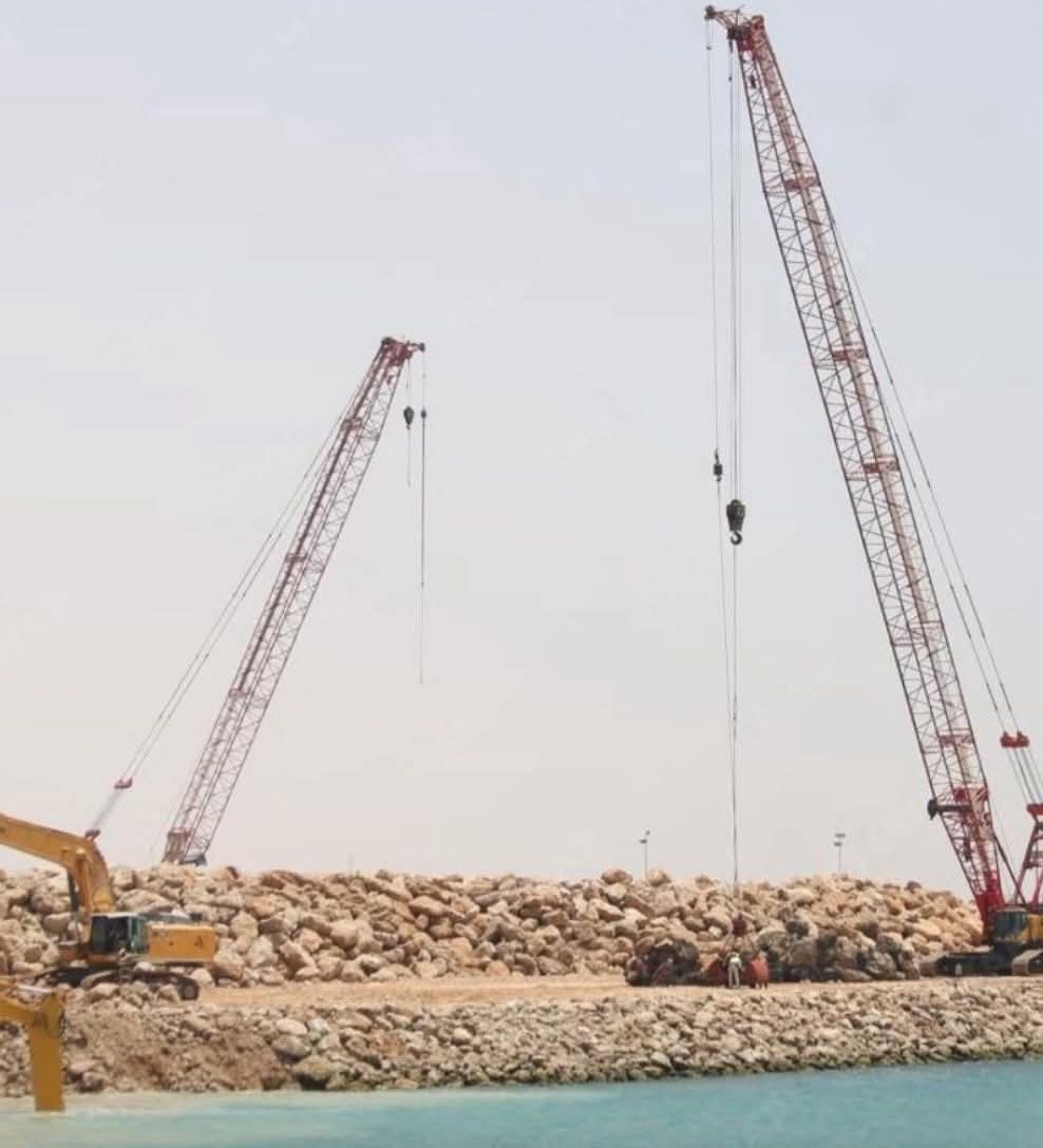 🔵 ميناء الداخلة الأطلسي.. بوابة المغرب نحو إفريقيا وعمق التجارة العالمية