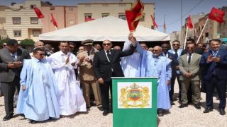 العيون تحتفل بعيد العرش بإطلاق مشاريع حضرية ورياضية وإحداث مساحات خضراء بالأحياء الشرقية