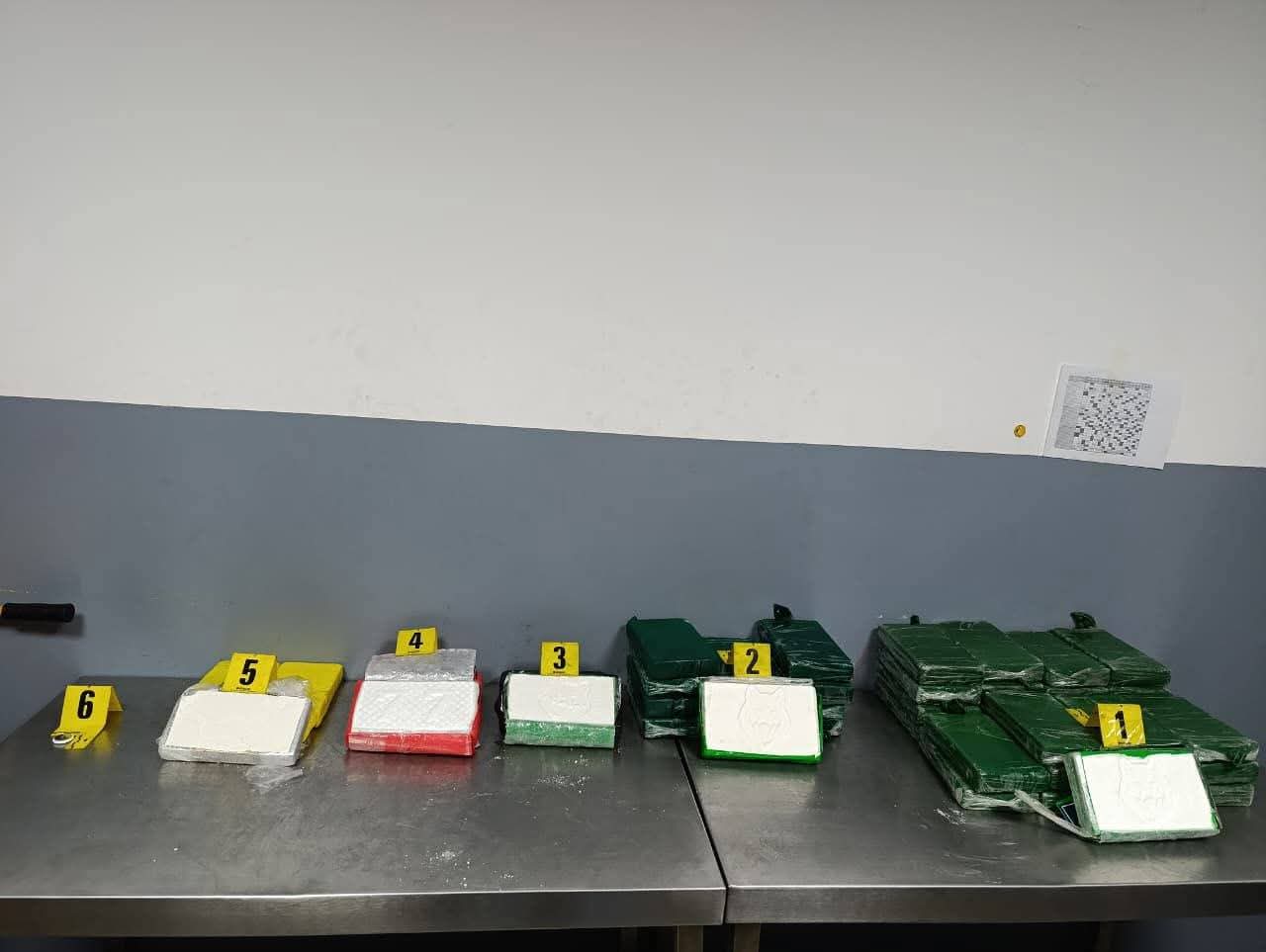    🔴🟢||▪︎ الأمن المغربي يوجه ضربة استباقية لشبكات التهريب الدولي للكوكايين عبر ميناء طنجة المتوسط