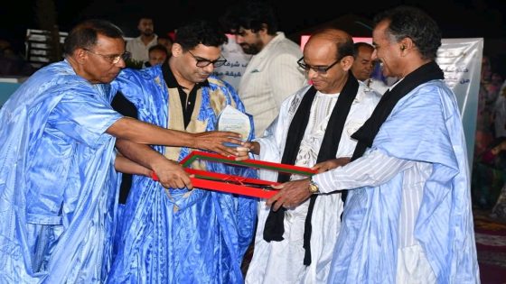 الوطية تتوهج شعراً وفناً “خيمة الإبداع” تعانق تراث الصحراء