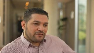 القضاء الفرنسي يصدر مذكرة توقيف دولية بحق دبلوماسي جزائري سابق بتهمة الانتماء إلى شبكة إرهابية