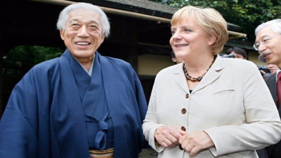 رحيل سين غينشيتسو… من حلم الطيار الانتحاري إلى أيقونة طقوس الشاي اليابانية