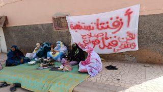 ساكنة حي الطنطان بالسمارة تحتج: “أزقتنا تستغيث”