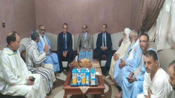 عامل إقليم طانطان يقدّم واجب العزاء في وفاة رجل الإدارة والصلح أحمد فاضل السامي