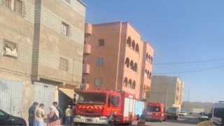 العثور على جثة شاب داخل محل للمواد الغذائية يثير حالة استنفار بالعيون