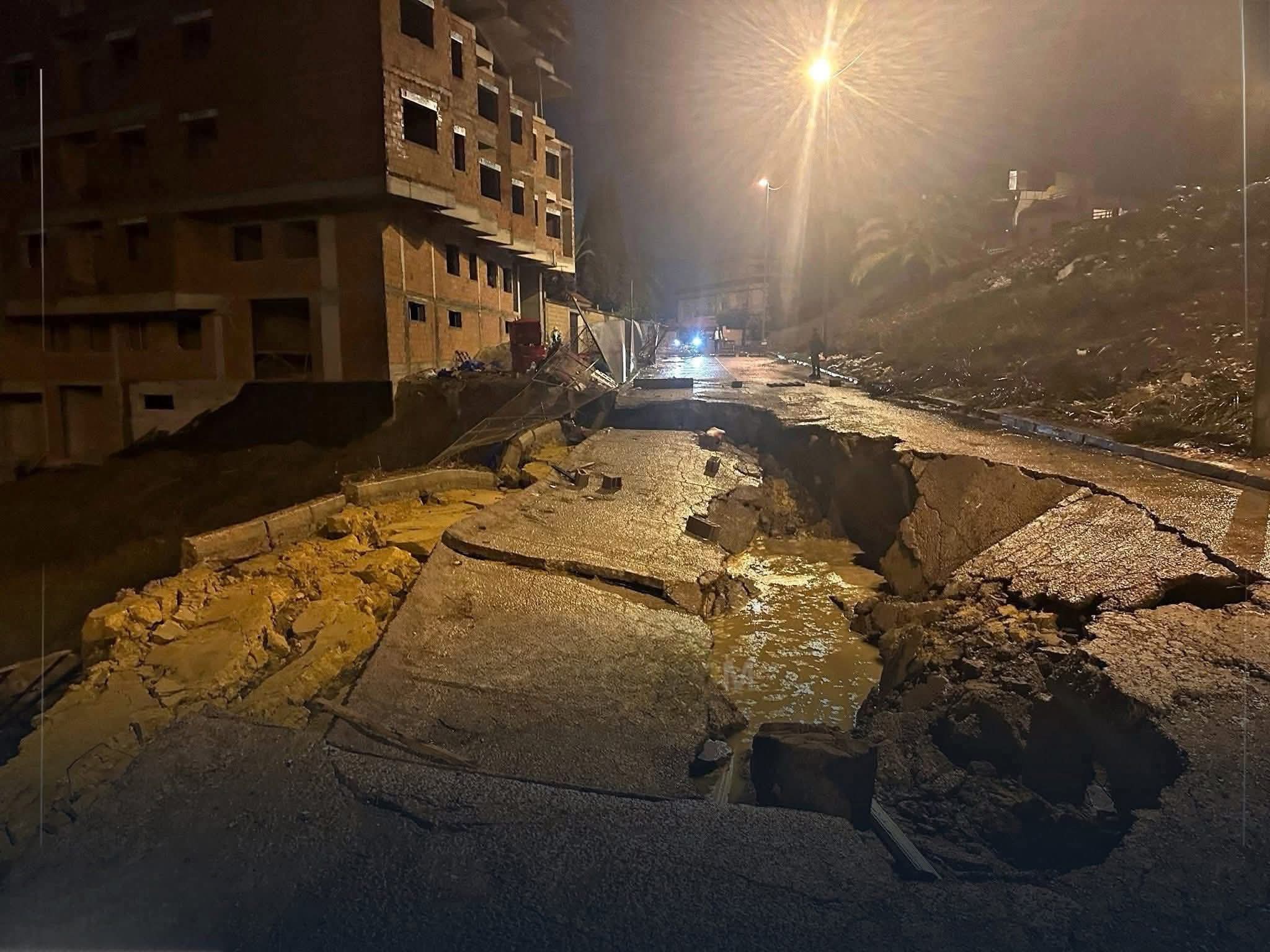 طنجة.. انهيار أرضي يهدد مشروعاً سكنياً في طور البناء بحي الشرف