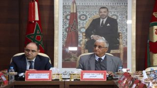 مجلس إقليم العيون يصادق بالإجماع على ميزانية 2026 خلال دورة استثنائية.