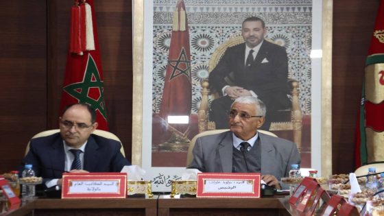 مجلس إقليم العيون يصادق بالإجماع على ميزانية 2026 خلال دورة استثنائية.