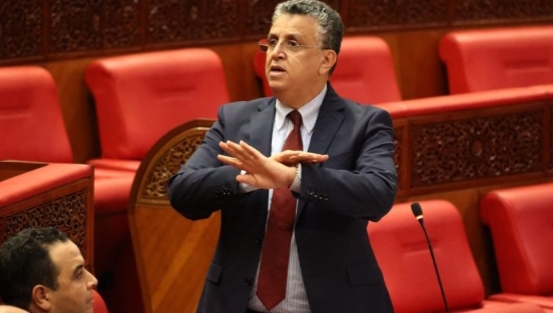 وزير العدل يلزم المسؤولين بالحصول على موافقة قبل الإدلاء بتصريحات صحفية.