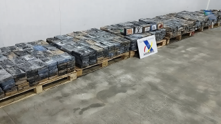 أكثر من طنين من الكوكايين تُضبط داخل حاوية فاكهة قادمة من كوستاريكا