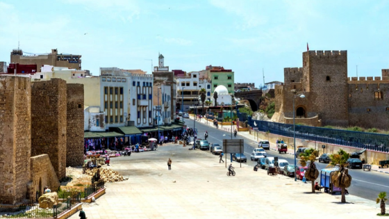 الدرك الملكي يضبط مصنعًا عشوائيًا لتعديل الشاحنات بجماعة جمعة اسحيم بإقليم آسفي.