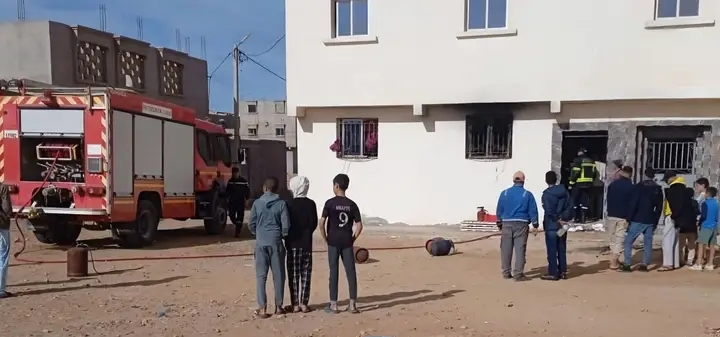 الوطية حريق عرضي يأتي على محتويات منزل بحي المخيم دون خسائر بشرية.
