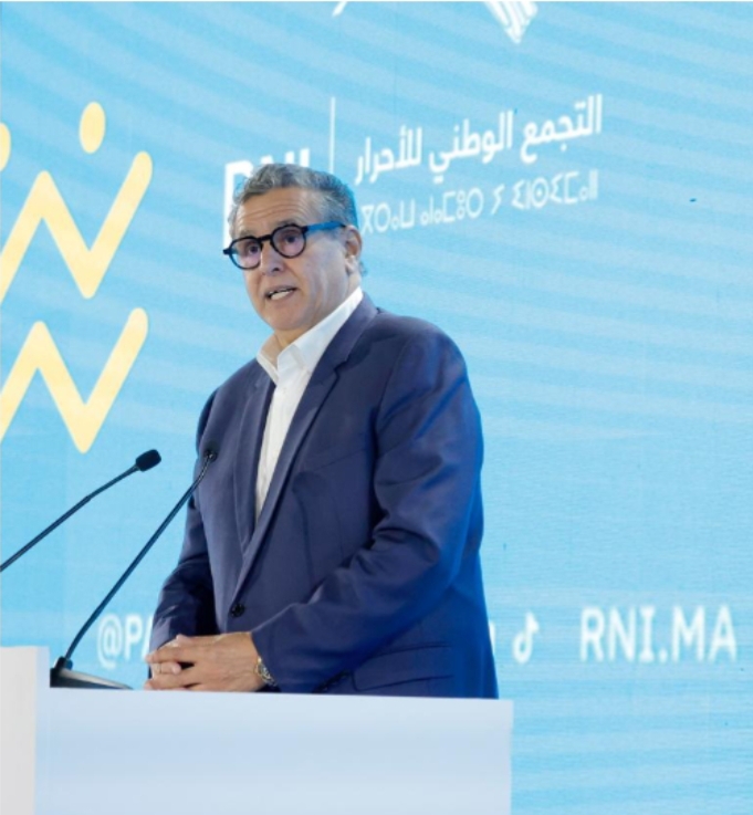 أخنوش يعيد ترتيب علاقته بالحزب ويشرع في فصل المسار الاقتصادي عن السياسي.