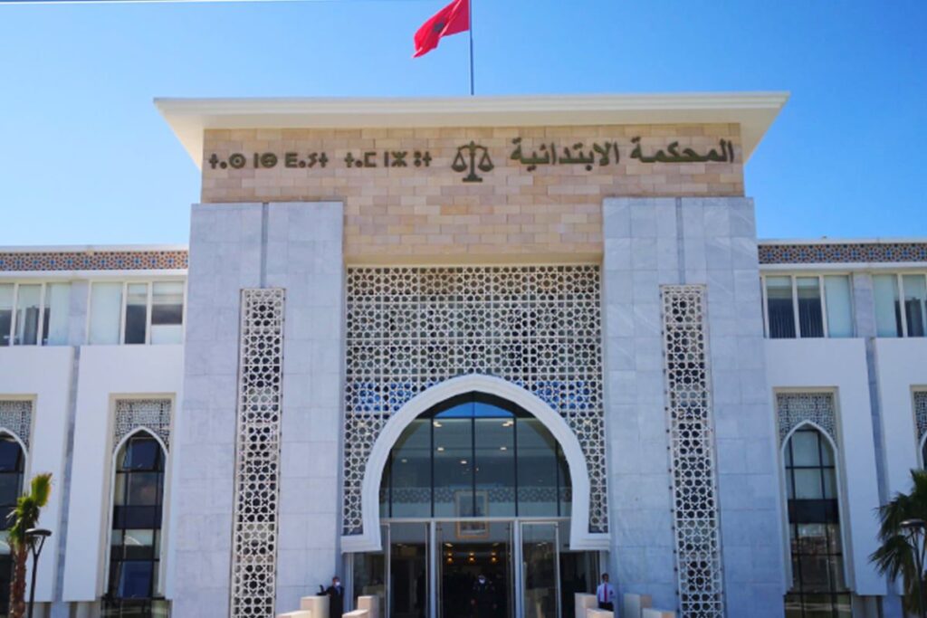 فوضى داخل المحكمة الابتدائية بطنجة بعد عرقلة جلسة بيع علني… تساؤلات حول حماية هيبة القضاء.