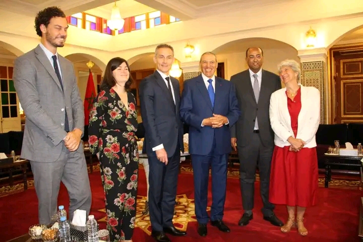 والي الجهة ورئيس جهة العيون يستقبلون السفير الفرنسي الجديد ويبرزون الجهود المغربية في الإرتقاء بالمنطقة.