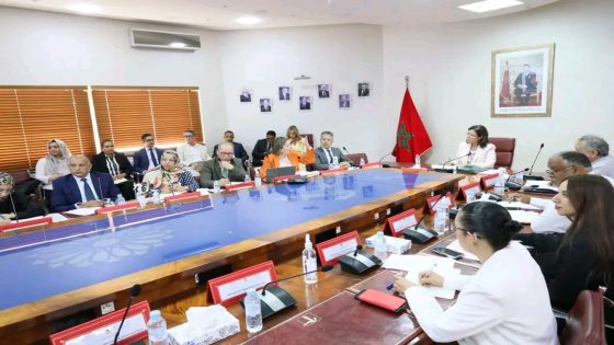 زكية الدريوش تترأس الدورة الرابعة للمجلس الوطني لتربية الأحياء المائية البحرية لتعزيز تنافسية القطاع.