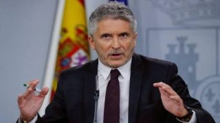 إسبانيا تؤكد إعادة المهاجرين غير النظاميين من سبتة وتعزيز التنسيق مع المغرب.