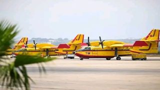 القوات المسلحة الملكية تعزز جاهزيتها لمكافحة حرائق الغابات بأسطول جوي متطور وتنسيق ميداني متكامل.
