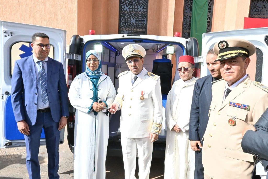 إقليم طاطا يعزز عرضه الصحي بتوزيع سيارات إسعاف مجهزة على الجماعات الترابية والمستشفى الإقليمي