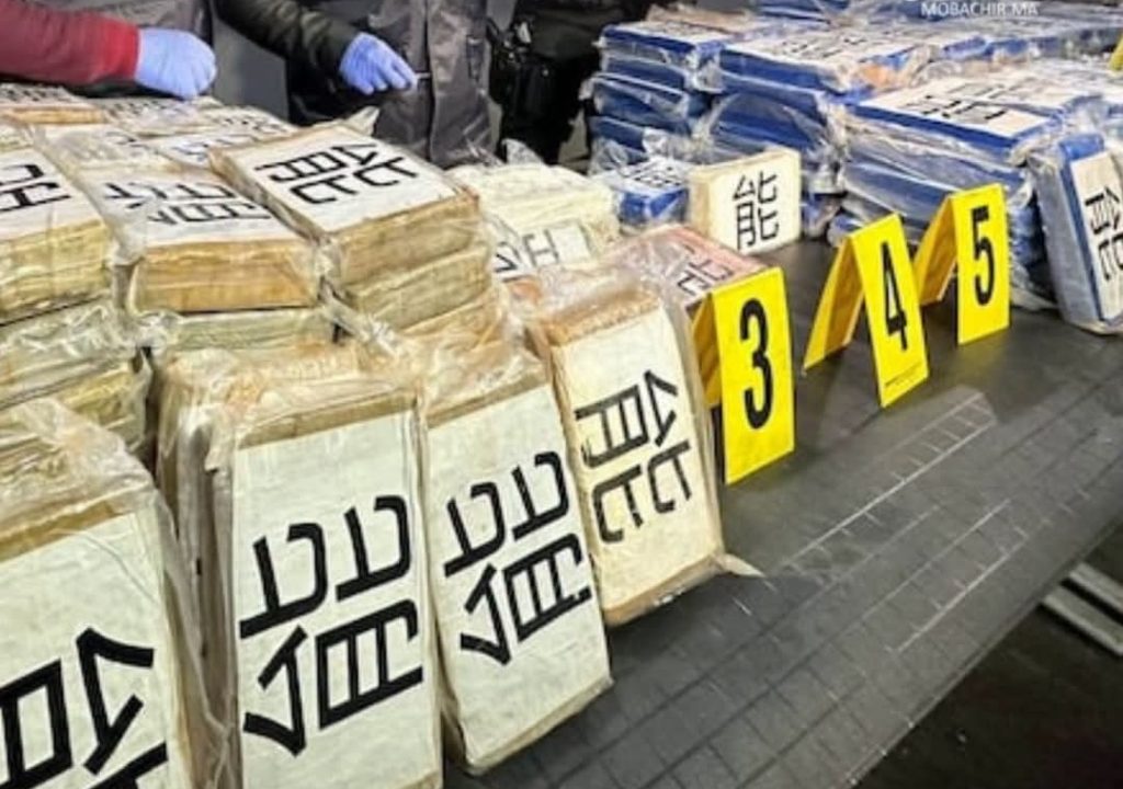 ميناء طنجة المتوسط.. إحباط محاولة لتهريب أكثر من 112 كيلوغراماً من الكوكايين داخل شاحنة للأدوية
