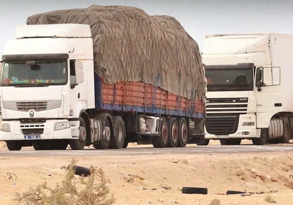 شاحنات مغربية تنجو من إطلاق نار في مالي.. ومهنيون يحذرون من خطورة المرور عبر هذا الممر